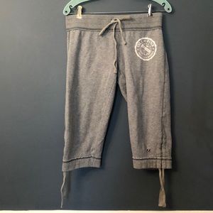 Victoria’s Secret women’s gray Capri sweatpants XS